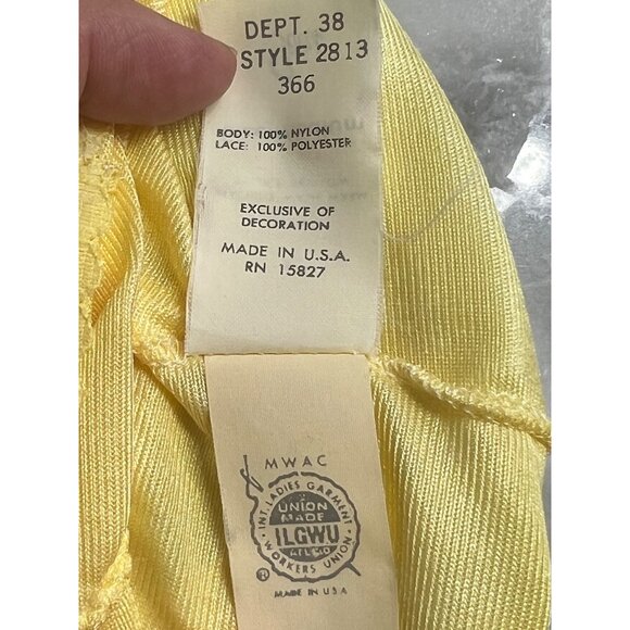 Vintage Sears Yellow Embroidered & Lace Trim Nylon Polyester Blouse Medium - Picture 6 of 7
